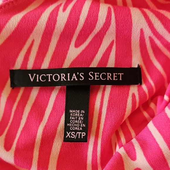 Red Patterned Women's Dress - Picture 2 of 3